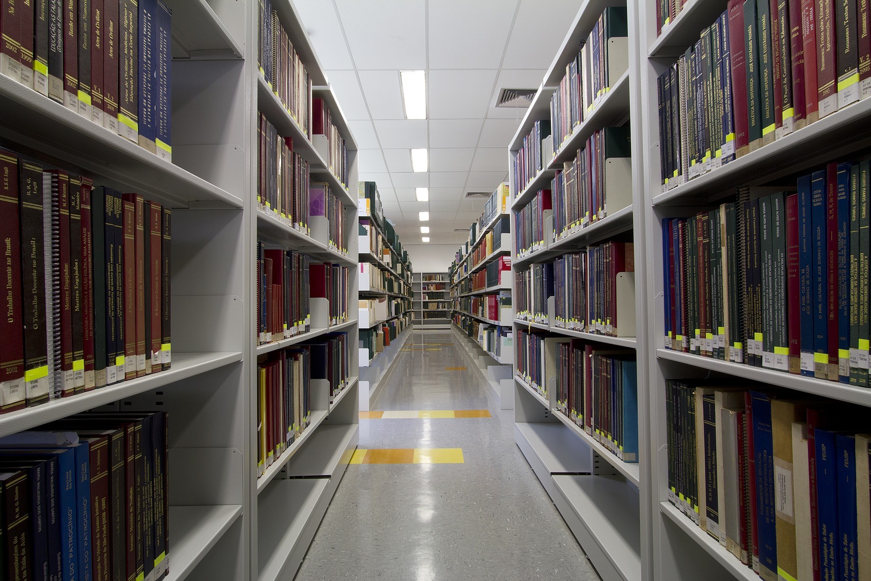 Exemplo De Materiais Bibliográficos E Não Bibliográficos De Uma Biblioteca